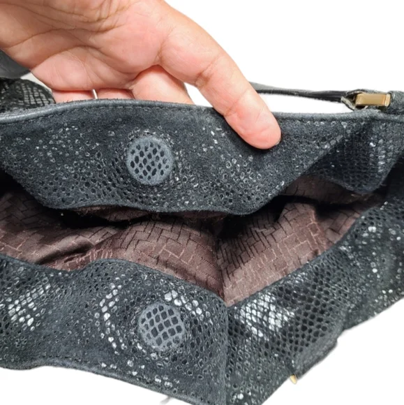 Cole Haan Women's Black Shoulder Bag Shiny Snake Skin Drawstring - Picture 6 of 16